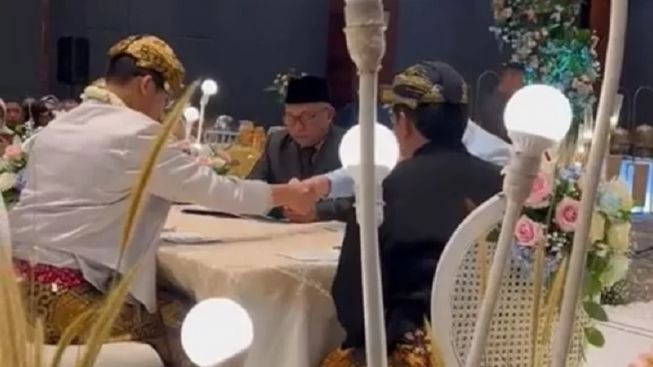 Ini Parah Ini! Viral Tiket Konser Coldplay Jadi Mahar Nikah