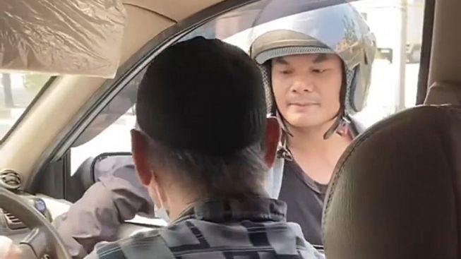 Viral Modus Pemotor Tabrakan Diri ke Pengendara Mobil Untuk Diperas di Tangerang