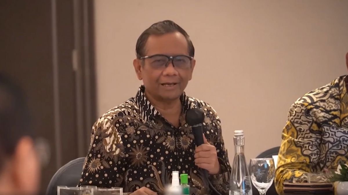 Mahfud MD Saat mempimpin rapat tim PPHAM [antaranews.com]