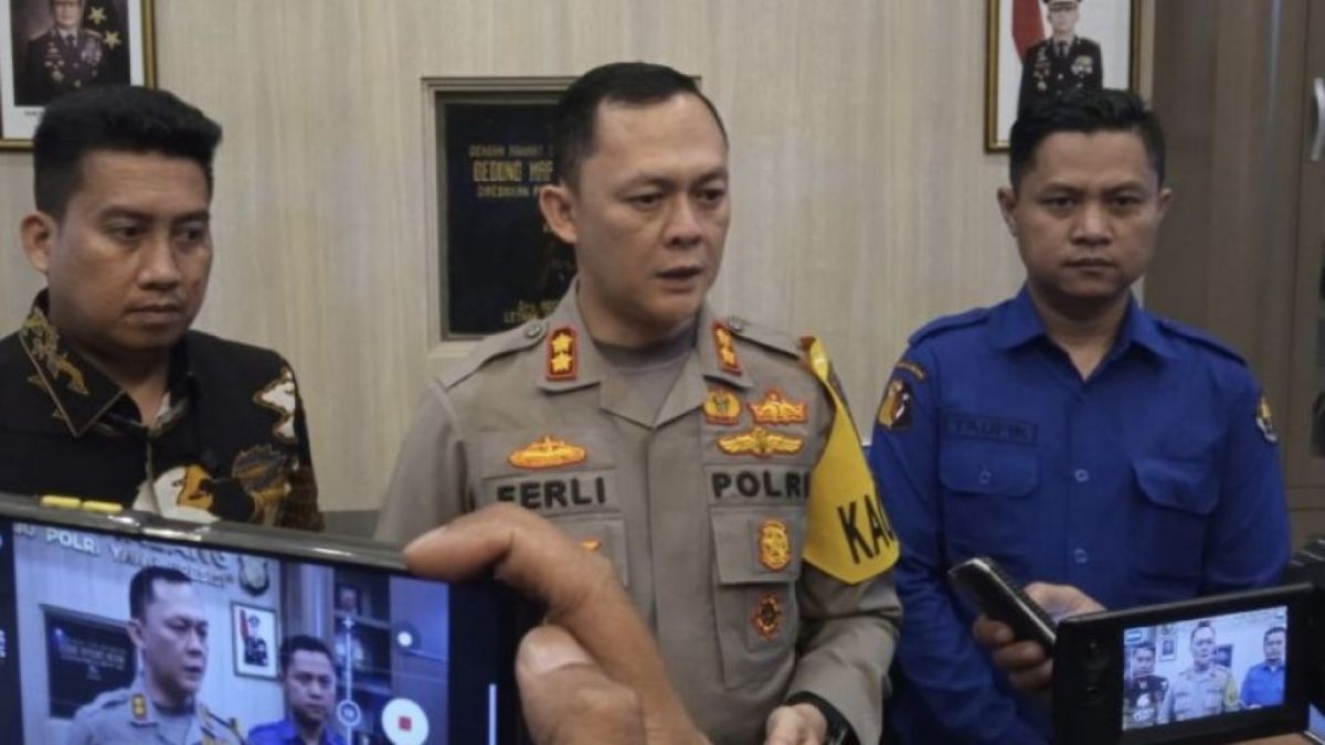 Kapolres Malang AKBP Ferli Hidayat pada saat memberikan keterangan kepada media, di Kabupaten Malang, Jawa Timur. [ANTARA/HO-Humas Polres Malang]