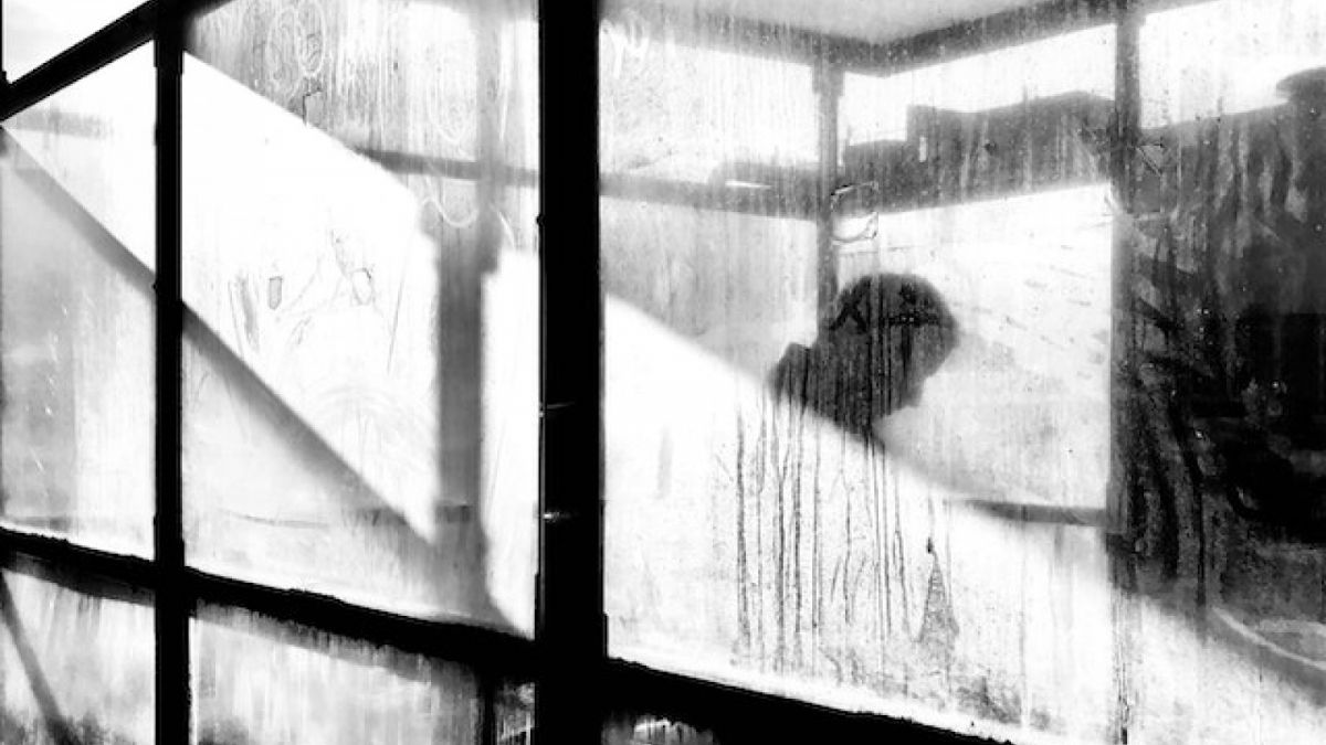 Ilustrasi penampakan sosok putih berkeliaran [Pexels.com]