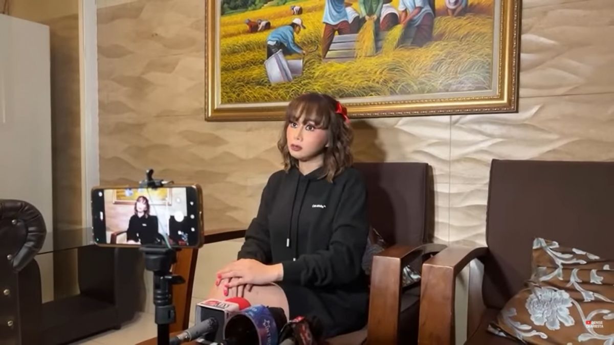 Denise Chariesta saat wawancara [tangkapan layar Youtube Denise Chariesta]
