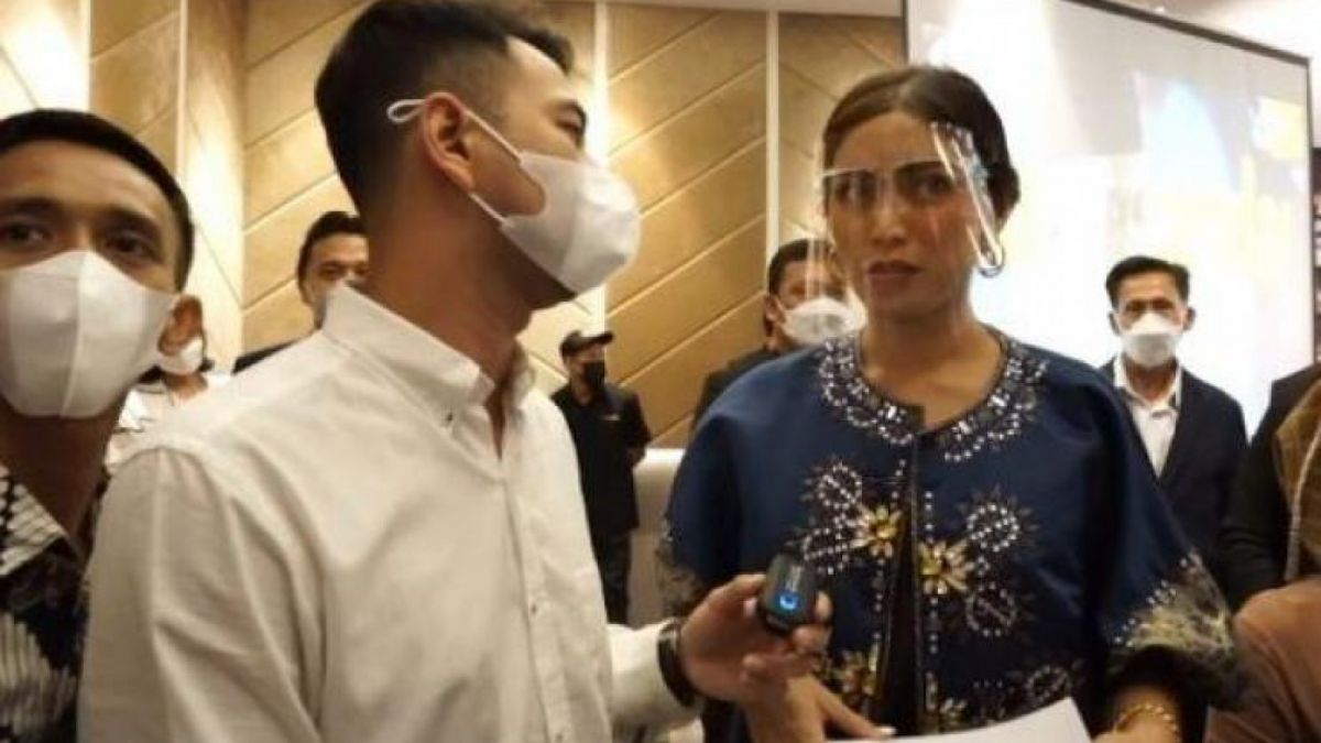 Jessica Iskandar dan Raffi Ahmad. [Tangkap layar YouTube.com/RANS Entertainment]