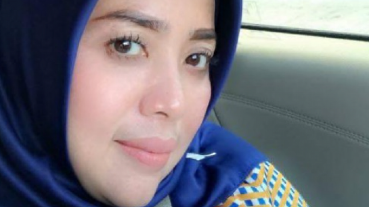 Hubungan pasangan suami istri Muzdalifah dan Fadel Islami dikabarkan mulai renggang [Instagram/muzdalifah999]
