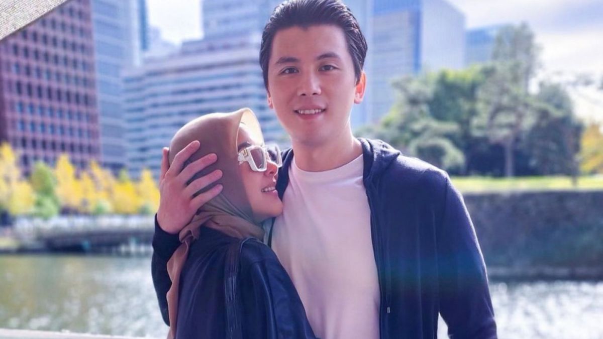 Dalam sebuah unggahan youtube dikatakan bahwa akta cerai Syahrini dan Reino Barack bocor [Instagram/ @princessyahrini]