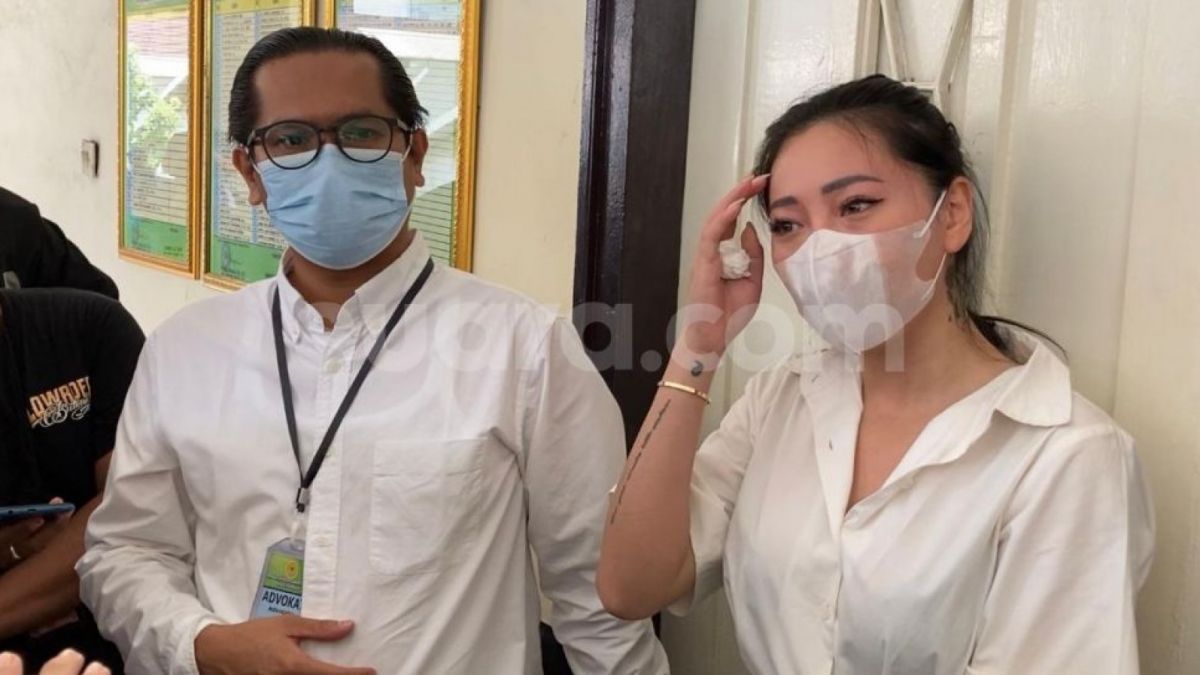 Meskipun sepakat mengakhiri hubungan dengan Wendy Walters, Reza Arap berdia terbaik untuk Wendy Walters [Suara.com/Adiyoga Priyambodo]