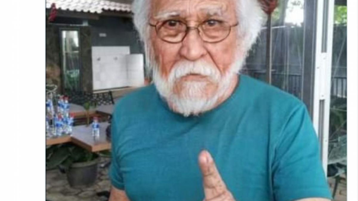 Iwan Fals ikut ramaikan topik rambut berwarna putih di akun Twitternya [Twitter/iwanfals]