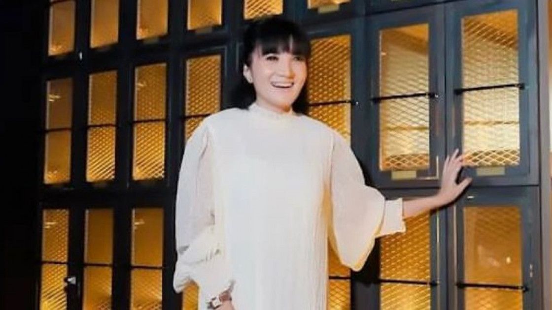 Kiki Amalia menceritakan cerita awal dirinya dekat dengan sang suami [Instagram/ @kikiamaliaworld]