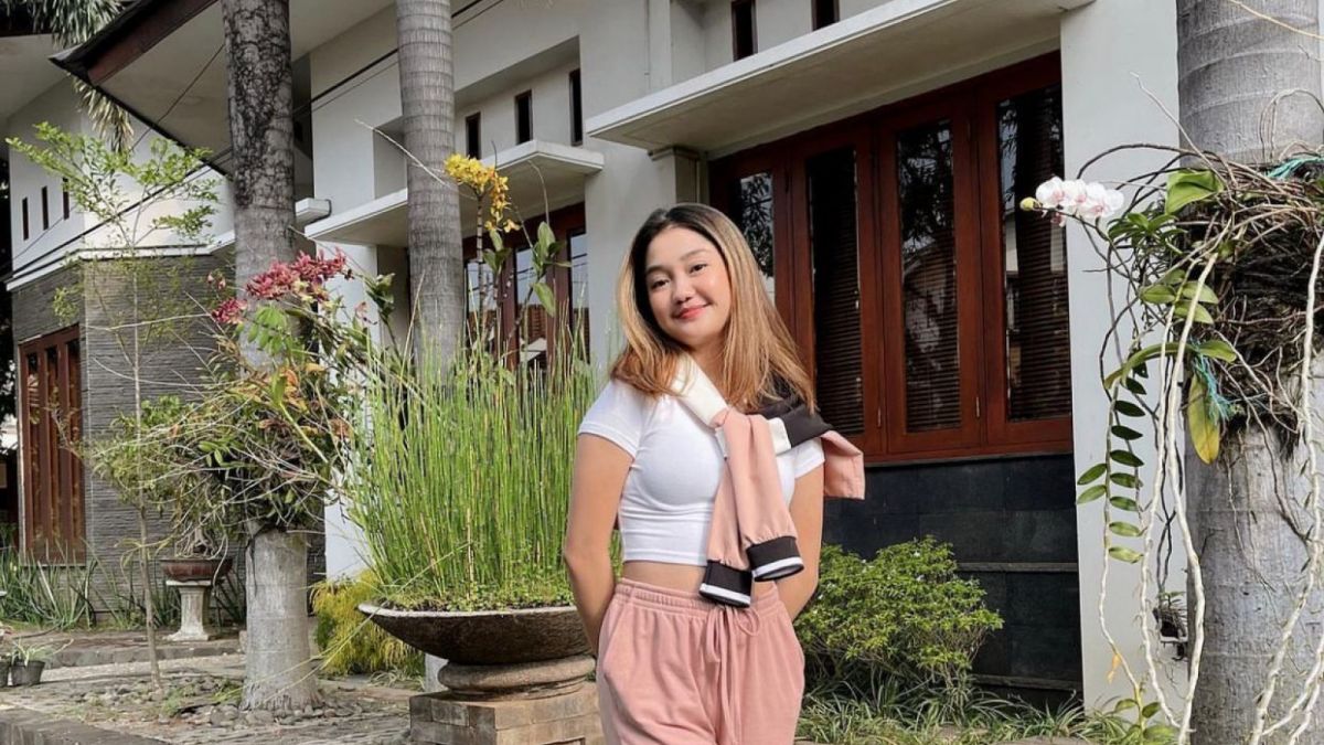 Chika mendatangai seorang wanita bernama Valery [Isntagram/@chndrika]