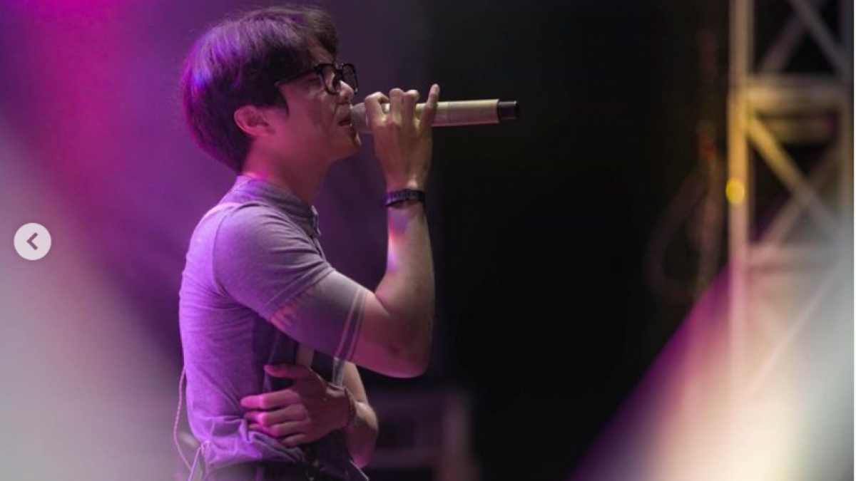 Dikta saat bernyanyi [Instagram/ @dikta]