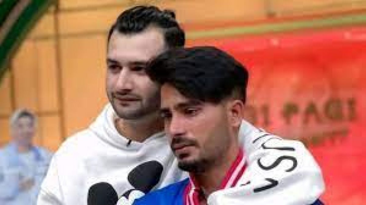 Asib Ali (kanan) enggan menerima tawaran endorsement jutaan rupiah. [Instagram/@akashellahi]