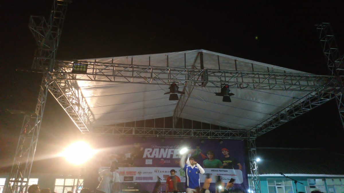 Aski panggung Ebith Beat A dalam acara RANFEST [Suara Soreang]