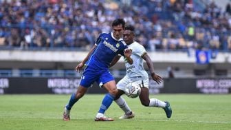 Bek Persib Zalnando Yakin Persib akan Meneruskan Kemenangan Lawan Arema Nanti