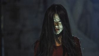 Perbedaan Kisah Horor Kuntilanak Vs Sadako, Lebih Kejam Mana?