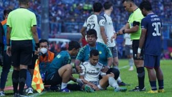 Usai Laga Kemenangan Persib, Erwin Ramdani Patah Tulang dan Dioperasi