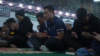 Doa Bobotoh Menggema di Gor Saparua, Sepekan Tragedi Kanjuruhan