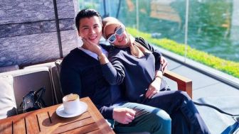 Syahrini Tepis Isu Pisah ranjang dari Reino Barack, Netizen Curiga Foto Lama