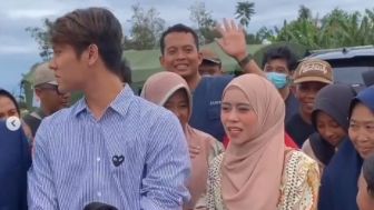 Sambangi Korban Gempa Cianjur, Tas Mewah Rizky Billar Jadi Sorotan