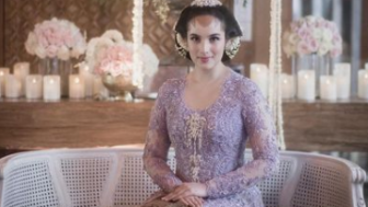 Chelsea Islan Jalani Prosesi Siraman, Netizen Salfok: Bener-Bener Ya Auranya