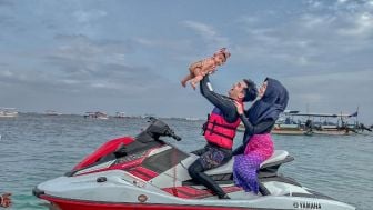 Ria Ricis Dicibir Warganet saat Ajak Baby Moana Naik Jetski: Demi Konten Anaknya yang Jadi Korban