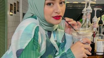 Usai Bantu Tiko, Nathalie Holscher Video Call Ibu Eny, CINLOK sama Sosok Ini? Cie...