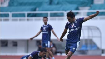 Jelang Laga Rans Nusantara FC vs Persib, Striker Maung Bandung Ezra Walian Optimis Curi Tiga Poin untuk Obati Kekecewaan Bobotoh