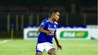 Akui Bobotoh adalah Sumber Kekuatan Persib, Erwin Ramdani Siap Maksimalkan 10 Pertandingan yang Tersisa