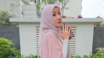 GEGER! Lucinta Luna Hijrah dan Pakai Jilbab Bikin Netizen Bingung