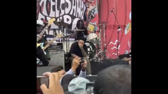Kembali Manggung Usai Ceraikan Inara Rusli, Virgoun Menangis dan Minta Maaf