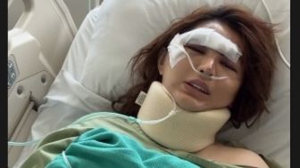 Angela Lee Terbaring Lemah di Ranjang RS, Kondisinya Mengkhawatirkan Usai Kecelakaan