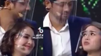 VIRAL Video Arya Saloka 'Mainkan' Tangannya ke Bagian Tubuh Amanda Manopo