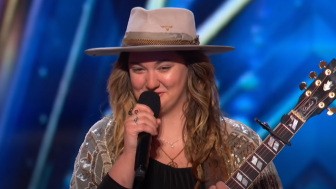 Nyanyi 2 Kali Gegara Simon Cowell, Dani Kerr Siap jadi Saingan Putri Ariani di America's Got Talent