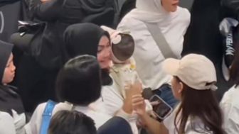 Mama Rieta Beri Dukungan Kepada Syahnaz Sadiqah, Netizen Salfok dengan Cipung