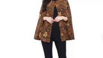 Super Kekinian, Rekomendasi Blazer Batik Cocok Untuk Wanita Karir
