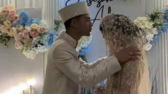 Momen Nyosor Pratama Arhan ke Azizah Salsha Usai Akad Tuai Sorotan: Praktek Nikah!