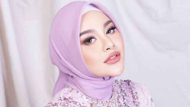 The Power of Emak-Emak! Aurel Hermansyah Berhasil Rebut Uang dari Tangan Penipu