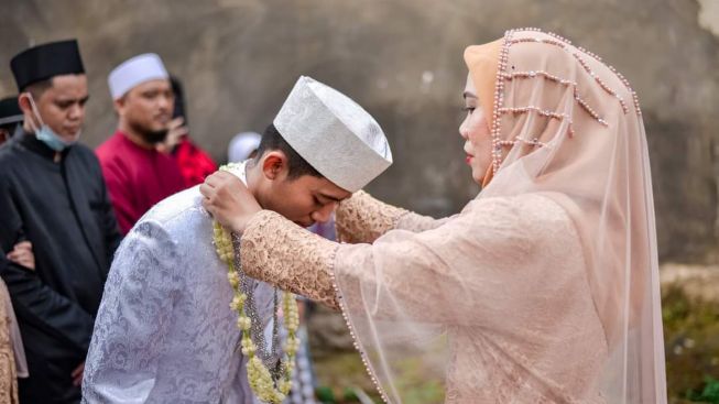 Akhirnya Mantan Suami Risma Nikahi Mertua?  Warganet: Lama-lama Kayak Drakor