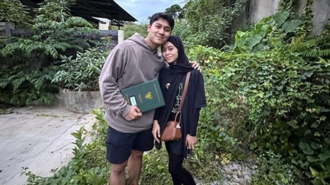 Unggah Foto Bersama Lesti, Rizky Billar Justru Bikin Netizen Emosi!