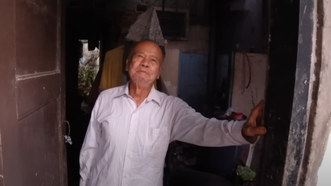 Kisah Pak Edy Mirip dengan Ibu Eny, Mobil Bekas Depan Rumah Jadi sorotan