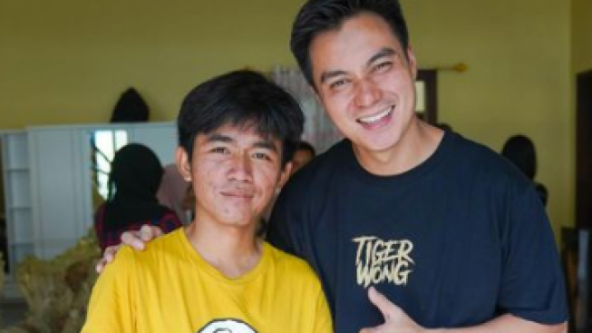 Sambangi Kediaman Tiko, Baim Wong Beberkan Sifat Asli Ibu Eny