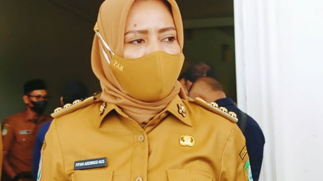 VIRAL! Kunjungan Kerja ke Pasar, Bupati Kepulauan Salu Malah Dibuat Malu Pedagang Karena Hal Ini