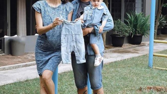 Rayakan Anniversary 5 Tahun dan Umumkan Hamil Anak Kedua, Anak Sulung Nadine Tuai Sorotan