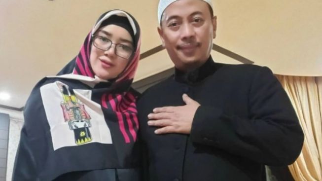 Istri Opick Ngaku Selama Ini Numpang dan Ajak Anak-anak Pulang, Isyaratkan Perceraian?
