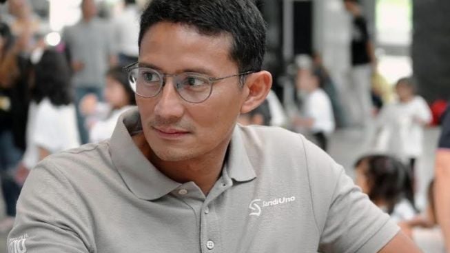 Sandiaga Uno Turut Ucapkan Selamat ke Putri Ariani, Menparekraf Malah Kena Sindir