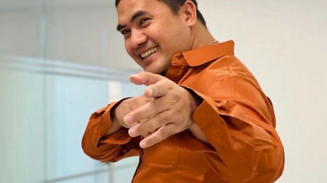 Dikirim Foto Porno oleh Saipul Jamil, Dewi Perssik Geram hingga Lakukan Ini