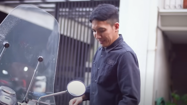 Ditanyai Tentang Berbalas Komentar dengan Natasha Rizky, Desta Ledek Awak Media