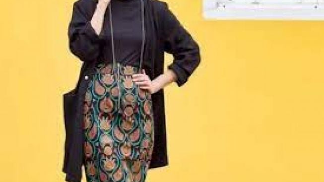 Super Trendy! Inspirasi Rok Batik Modern Tahun Ini yang Wajib Kamu Miliki