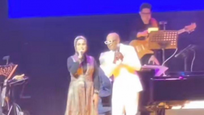 Go Internasional, Putri Ariani Tampil Memukau di Konser David Foster hingga Duet Bareng Peabo Bryson