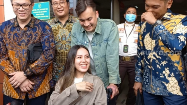 Rendy Kjaernett dan Lady Nayoan Resmi Rujuk, Warganet: Terharu