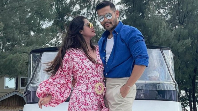 Dewi Perssik dan Rully Digosipkan Putus, Rian Ibram Dituduh Jadi Penyebab